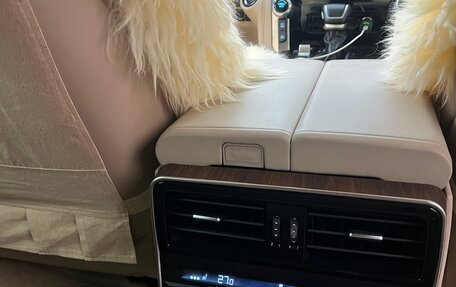 Toyota Land Cruiser 200, 2012 год, 5 050 000 рублей, 8 фотография