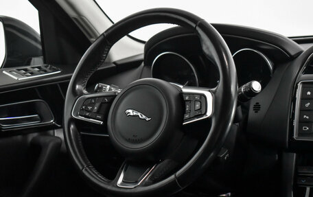 Jaguar F-Pace, 2017 год, 2 499 000 рублей, 17 фотография