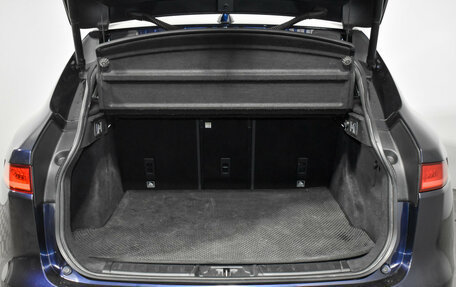 Jaguar F-Pace, 2017 год, 2 499 000 рублей, 22 фотография