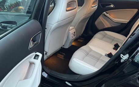 Mercedes-Benz A-Класс, 2017 год, 1 999 999 рублей, 10 фотография