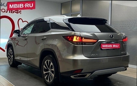 Lexus RX IV рестайлинг, 2021 год, 4 900 000 рублей, 6 фотография