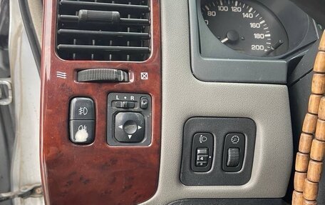 Mitsubishi Pajero III рестайлинг, 2002 год, 625 000 рублей, 23 фотография