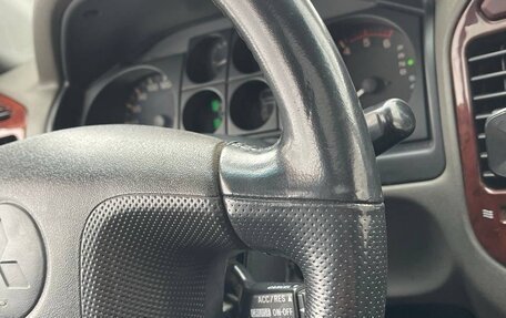 Mitsubishi Pajero III рестайлинг, 2002 год, 625 000 рублей, 21 фотография