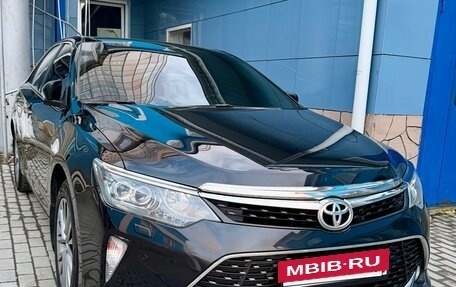 Toyota Camry, 2017 год, 2 120 000 рублей, 2 фотография