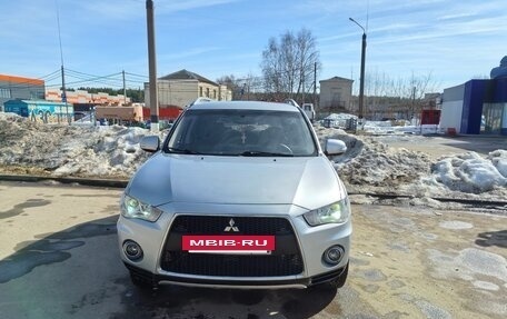 Mitsubishi Outlander III рестайлинг 3, 2010 год, 1 070 000 рублей, 3 фотография