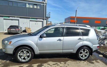 Mitsubishi Outlander III рестайлинг 3, 2010 год, 1 070 000 рублей, 11 фотография