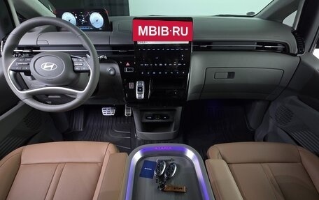 Hyundai Staria, 2024 год, 9 390 000 рублей, 8 фотография