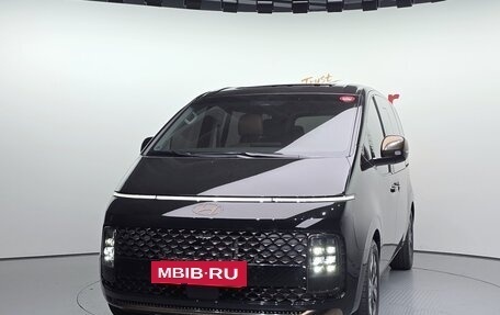 Hyundai Staria, 2024 год, 9 390 000 рублей, 2 фотография