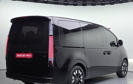 Hyundai Staria, 2024 год, 9 390 000 рублей, 3 фотография