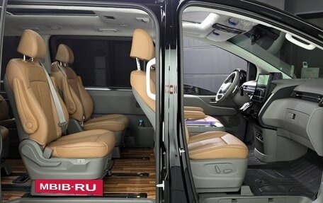 Hyundai Staria, 2024 год, 9 390 000 рублей, 15 фотография