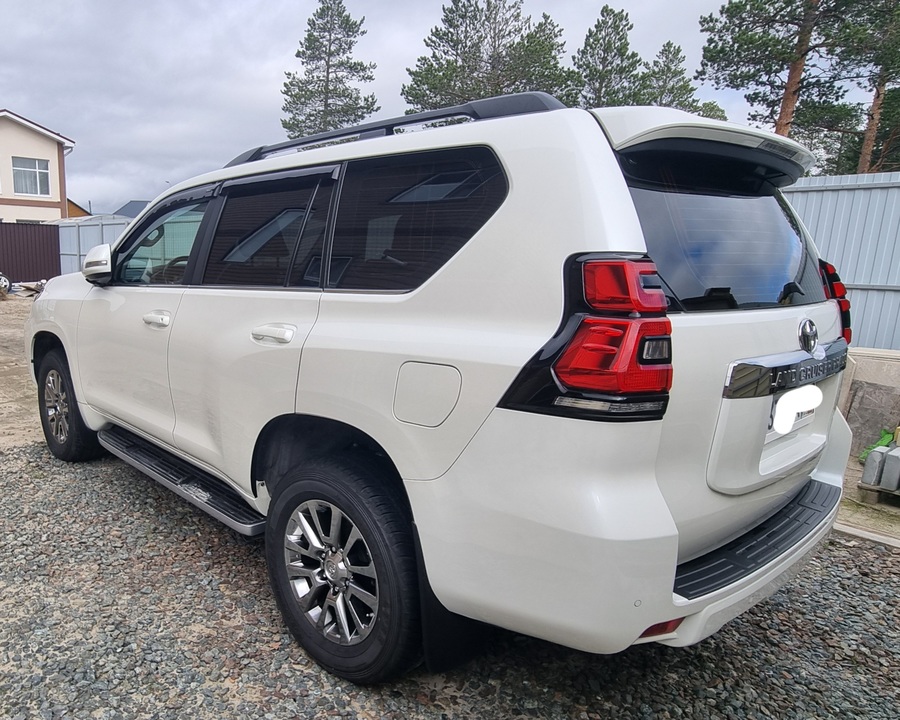 Toyota Land Cruiser Prado 150 рестайлинг 2, 2020 год, 7 300 000 рублей, 12 фотография