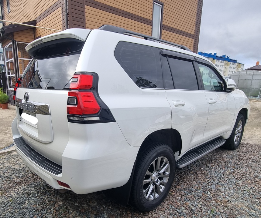 Toyota Land Cruiser Prado 150 рестайлинг 2, 2020 год, 7 300 000 рублей, 13 фотография