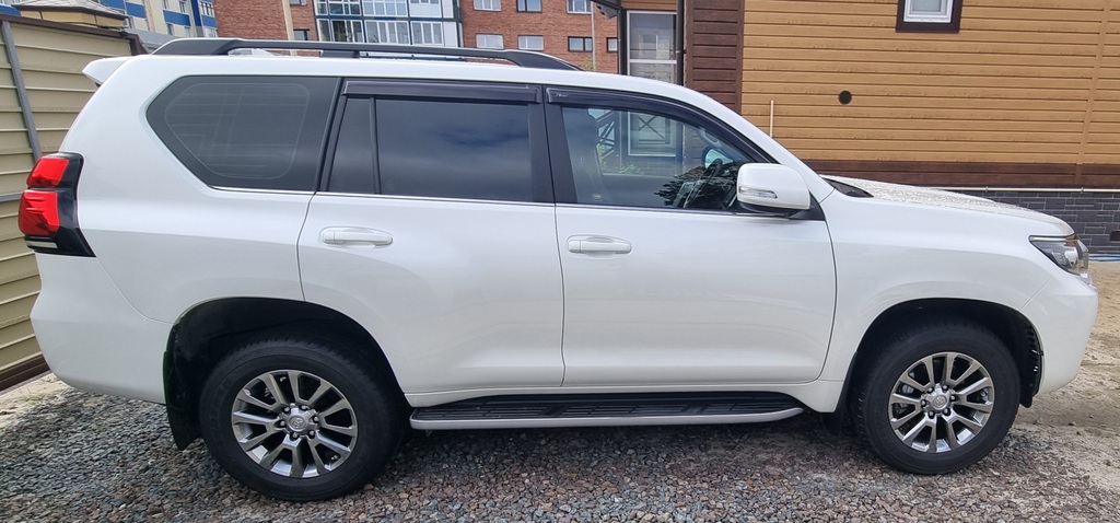 Toyota Land Cruiser Prado 150 рестайлинг 2, 2020 год, 7 300 000 рублей, 2 фотография