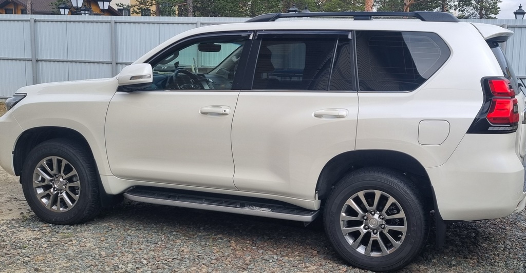 Toyota Land Cruiser Prado 150 рестайлинг 2, 2020 год, 7 300 000 рублей, 1 фотография