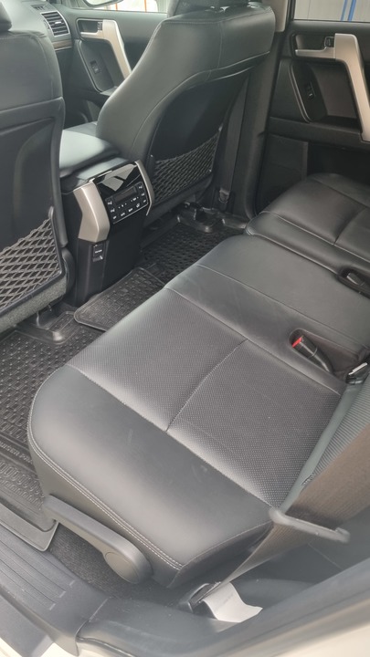 Toyota Land Cruiser Prado 150 рестайлинг 2, 2020 год, 7 300 000 рублей, 9 фотография