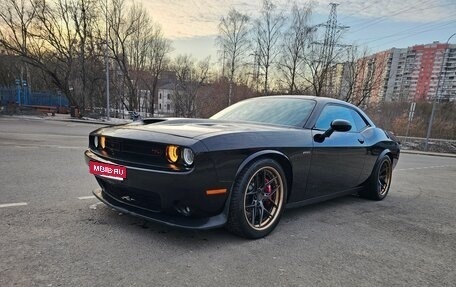 Dodge Challenger III рестайлинг 2, 2019 год, 4 900 000 рублей, 1 фотография