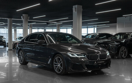 BMW 5 серия, 2022 год, 5 700 000 рублей, 2 фотография