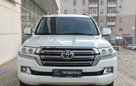 Toyota Land Cruiser 200, 2019 год, 7 250 000 рублей, 2 фотография