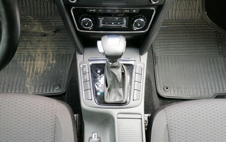 Skoda Superb III рестайлинг, 2012 год, 1 180 000 рублей, 15 фотография