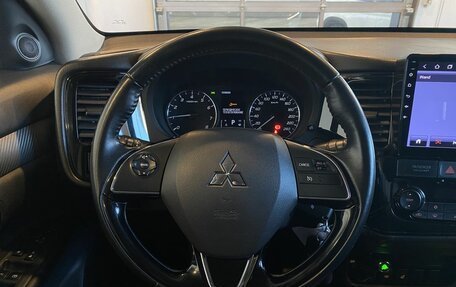 Mitsubishi Outlander III рестайлинг 3, 2017 год, 2 100 000 рублей, 20 фотография