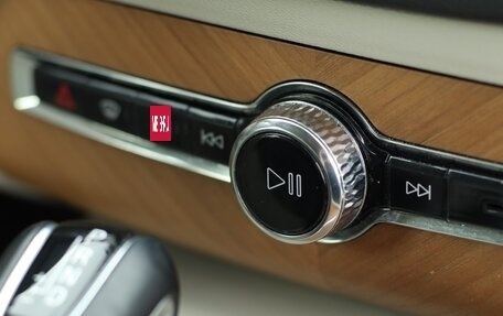 Volvo XC90 II рестайлинг, 2020 год, 4 900 000 рублей, 8 фотография