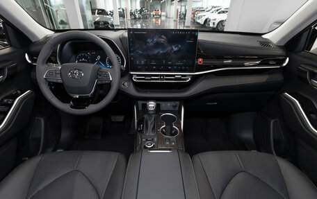 Toyota Highlander, 2026 год, 6 000 000 рублей, 8 фотография