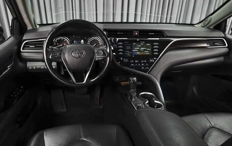 Toyota Camry, 2018 год, 3 339 000 рублей, 6 фотография