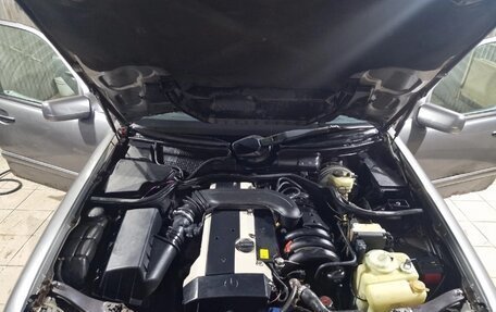 Mercedes-Benz E-Класс, 1998 год, 230 000 рублей, 6 фотография