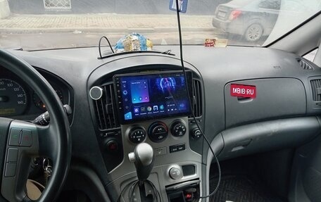 Hyundai Grand Starex Grand Starex I рестайлинг 2, 2015 год, 2 330 000 рублей, 17 фотография