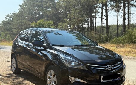 Hyundai Solaris II рестайлинг, 2014 год, 800 000 рублей, 1 фотография