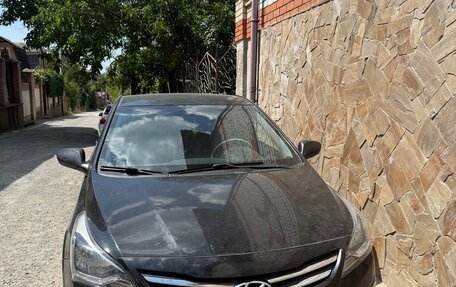 Hyundai Solaris II рестайлинг, 2014 год, 800 000 рублей, 4 фотография