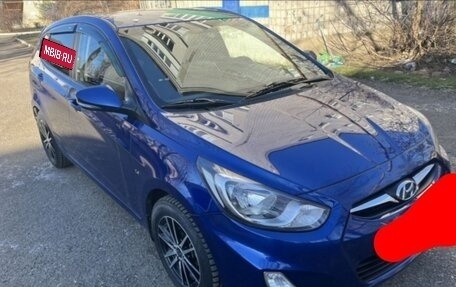 Hyundai Solaris II рестайлинг, 2012 год, 1 000 000 рублей, 1 фотография