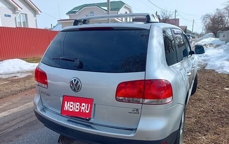 Volkswagen Touareg III, 2005 год, 680 000 рублей, 2 фотография