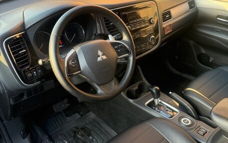 Mitsubishi Outlander III рестайлинг 3, 2014 год, 1 100 000 рублей, 6 фотография