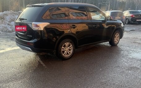 Mitsubishi Outlander III рестайлинг 3, 2014 год, 1 100 000 рублей, 4 фотография