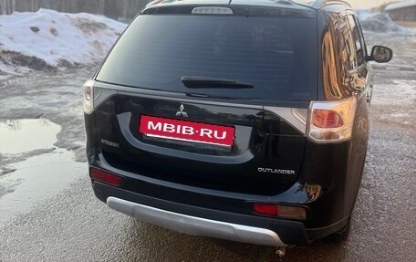 Mitsubishi Outlander III рестайлинг 3, 2014 год, 1 100 000 рублей, 2 фотография