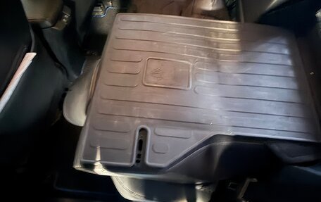 Toyota Prius IV XW50, 2019 год, 2 600 000 рублей, 11 фотография