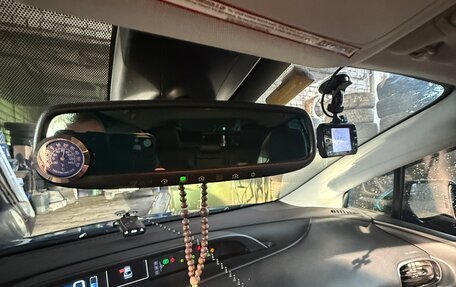 Toyota Prius IV XW50, 2019 год, 2 600 000 рублей, 10 фотография