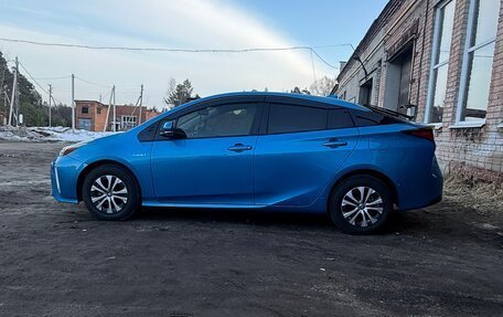 Toyota Prius IV XW50, 2019 год, 2 600 000 рублей, 18 фотография