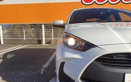 Toyota Yaris, 2022 год, 1 047 000 рублей, 6 фотография