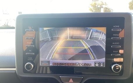 Toyota Yaris, 2022 год, 1 047 000 рублей, 15 фотография