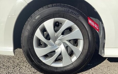 Toyota Yaris, 2022 год, 1 047 000 рублей, 30 фотография