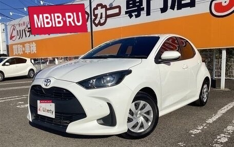 Toyota Yaris, 2022 год, 1 047 000 рублей, 5 фотография