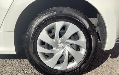 Toyota Yaris, 2022 год, 1 047 000 рублей, 31 фотография