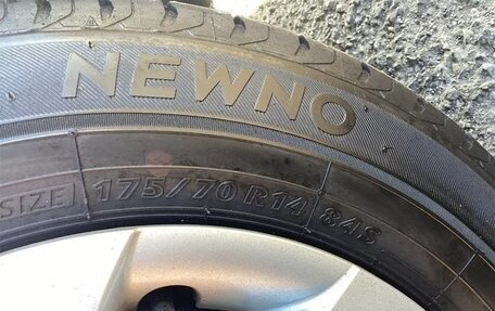 Toyota Yaris, 2022 год, 1 047 000 рублей, 34 фотография