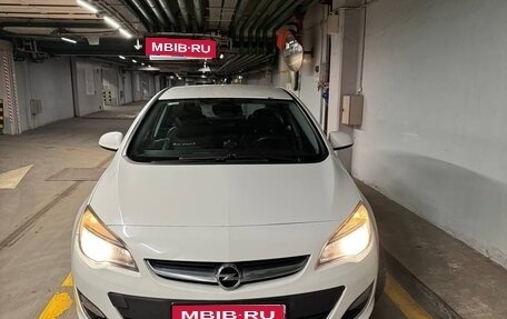Opel Astra J, 2012 год, 735 000 рублей, 1 фотография