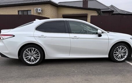 Toyota Camry, 2018 год, 2 600 000 рублей, 5 фотография