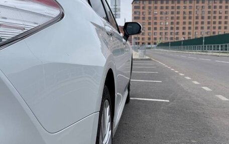 Toyota Camry, 2018 год, 2 600 000 рублей, 6 фотография