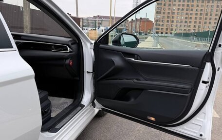 Toyota Camry, 2018 год, 2 600 000 рублей, 9 фотография