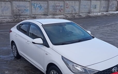 Hyundai Solaris II рестайлинг, 2021 год, 1 520 000 рублей, 3 фотография